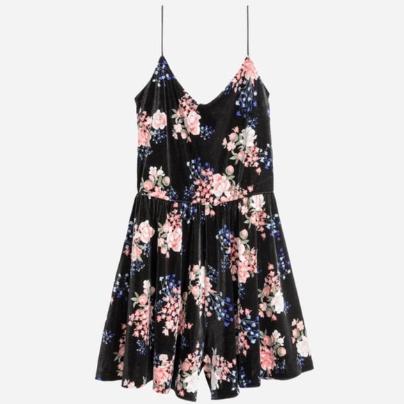 H&M Floral Jumpsuit - Black and Pink - Picture 2 of 2